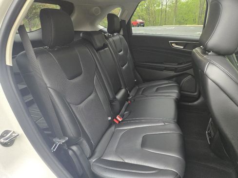 Used 2022 Ford Edge Titanium w/ Equipment Group 301A AWD/4WD image 28