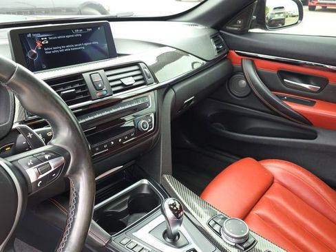 Used 2015 BMW M4 Convertible RWD image 21