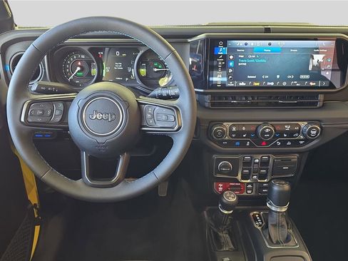 Used 2024 Jeep Wrangler Unlimited Rubicon 4xe w/ Technology Group AWD/4WD image 3