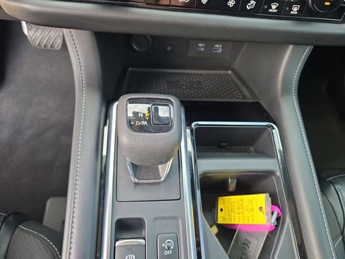 Used 2023 Nissan Pathfinder SL w/ Lighting Package (N92) FWD image 20