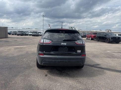 Used 2021 Jeep Cherokee Latitude FWD image 6