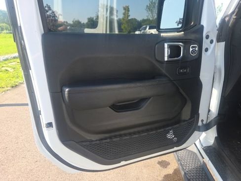Used 2022 Jeep Wrangler Unlimited Sahara AWD/4WD image 24