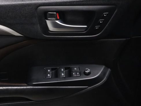 Used 2019 Toyota Highlander Limited AWD/4WD image 24