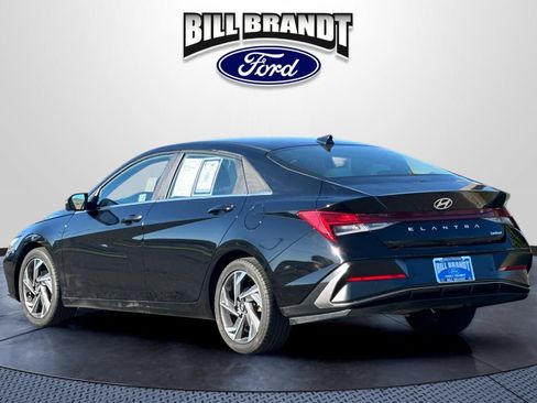 Used 2024 Hyundai Elantra Limited FWD image 5