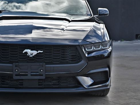 Used 2025 Ford Mustang Premium image 8