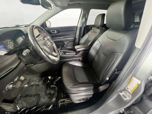 Used 2022 Jeep Compass Trailhawk w/ Sun and Sound Group AWD/4WD image 21