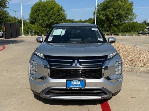 Used 2025 Mitsubishi Outlander SE FWD image 9