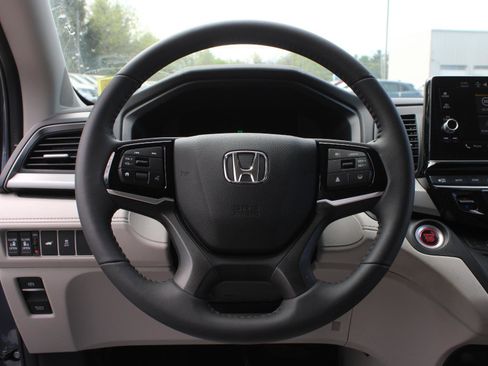 Certified 2026 Honda Odyssey EX-L image 10