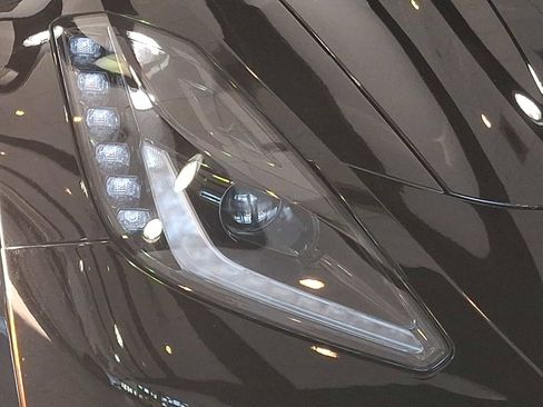 Used 2015 Chevrolet Corvette Z06 w/ 2LZ Preferred Equipment Group image 8