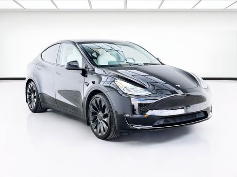 Used 2023 Tesla Model Y Performance AWD/4WD image 3