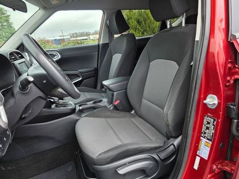 Used 2020 Kia Soul LX image 13