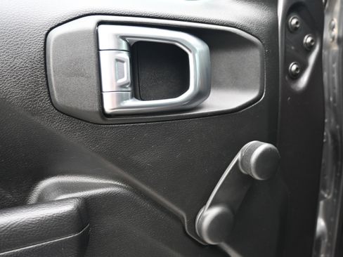 Used 2024 Jeep Wrangler Sport AWD/4WD image 15