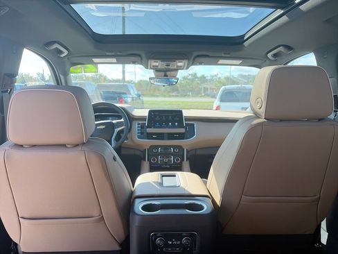 Used 2023 Chevrolet Tahoe Premier w/ Premium Package 2 RWD image 22