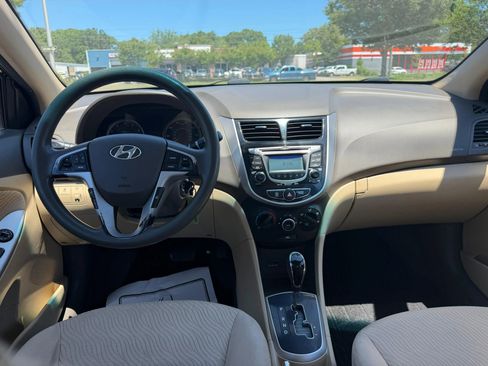 Used 2013 Hyundai Accent GLS w/ Premium Pkg FWD image 12