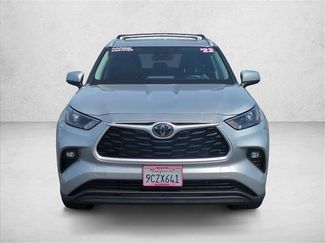 Used 2022 Toyota Highlander XLE video 2
