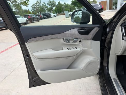 Certified 2024 Volvo XC90 T8 Ultimate w/ Lounge Package AWD/4WD image 25