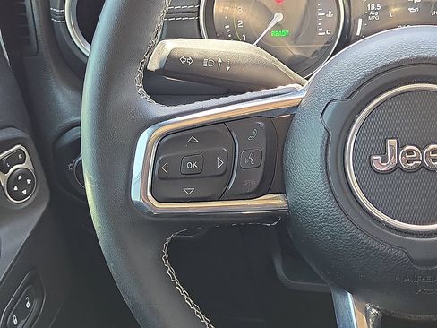 Used 2023 Jeep Wrangler Unlimited Sahara AWD/4WD image 19