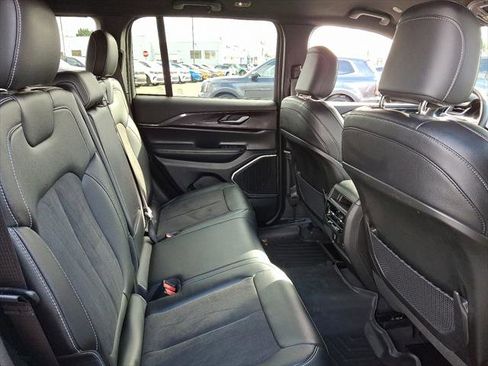 Certified 2022 Jeep Grand Cherokee Altitude image 15