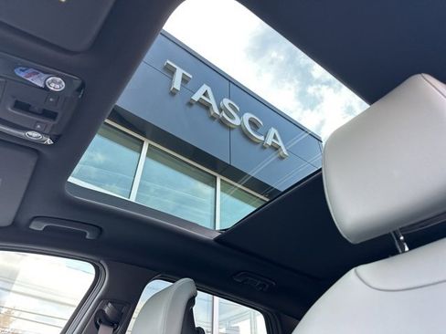 Used 2025 Kia Sportage X-Line image 11