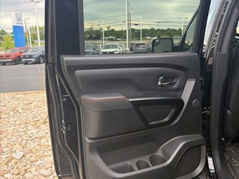 Used 2024 Nissan Titan PRO-4X w/ Pro-4x Convenience Package AWD/4WD image 19