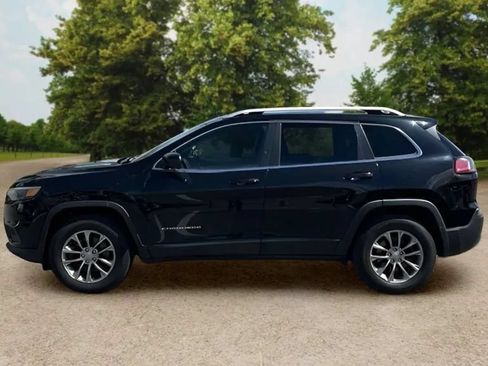 Used 2019 Jeep Cherokee Latitude Plus AWD/4WD image 5