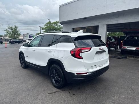 Used 2022 GMC Terrain AT4 AWD/4WD image 3