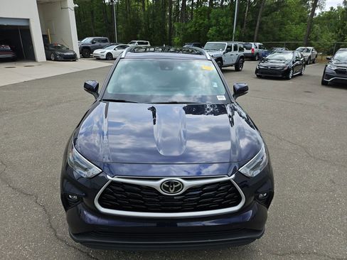 Used 2023 Toyota Highlander XLE FWD image 7
