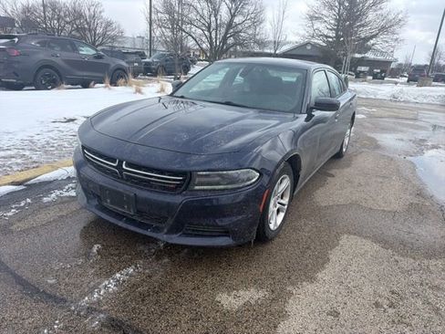 Used 2015 Dodge Charger SE image 18