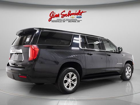 Used 2023 GMC Yukon XL SLE image 6