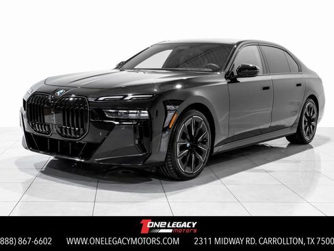 Used 2025 BMW 760i xDrive image 1