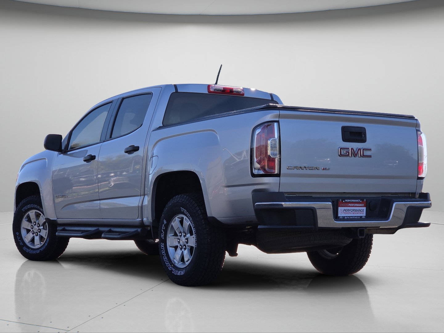 Used 2019 GMC Canyon 2WD Crew Cab w/ Convenience Package image 18