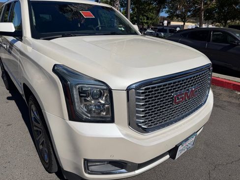 Used 2015 GMC Yukon Denali w/ Touring Package AWD/4WD image 2