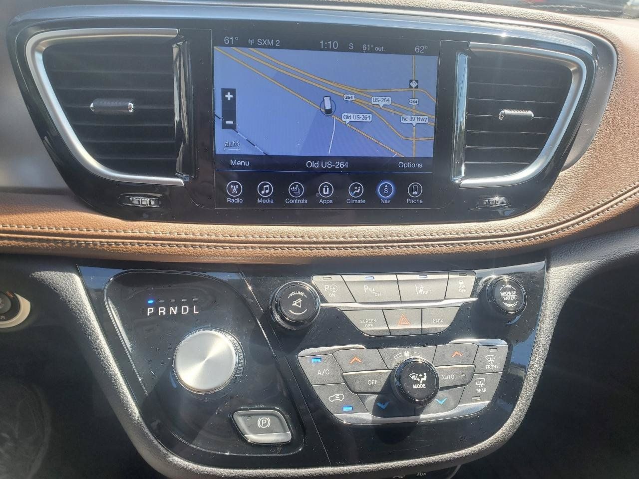 Used 2017 Chrysler Pacifica Limited FWD image 23