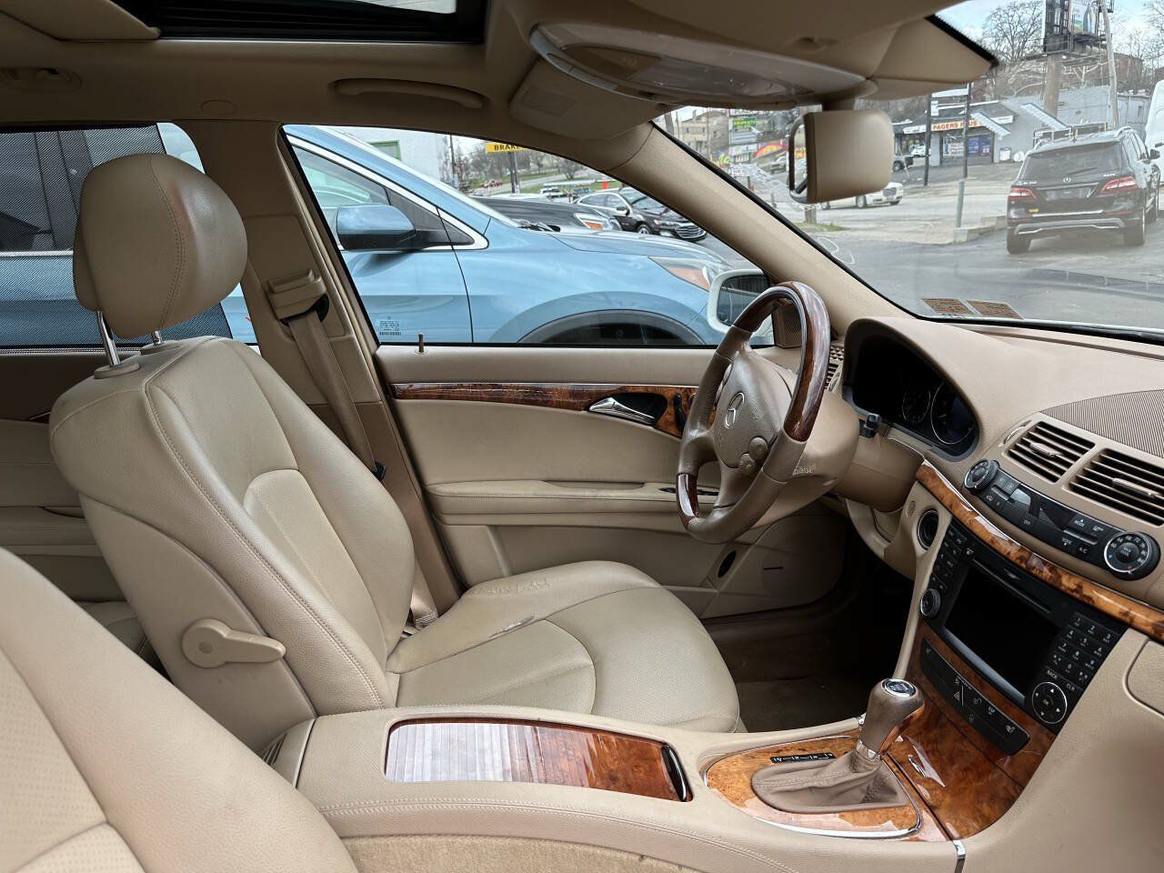 Used 2009 Mercedes-Benz E 350 4MATIC Wagon image 7