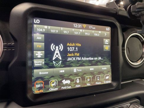 Used 2021 Jeep Wrangler Unlimited Sahara w/ Cold Weather Group AWD/4WD image 18