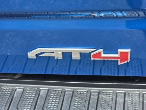 Used 2022 GMC Sierra 1500 AT4 w/ AT4 Preferred Package AWD/4WD image 9