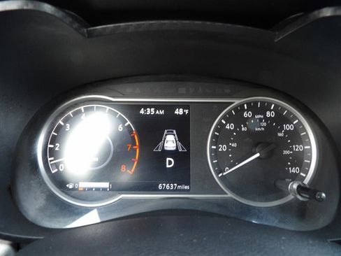 Used 2021 Nissan Versa SV image 21