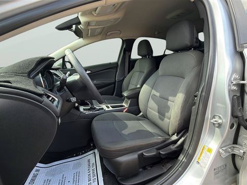 Used 2017 Chevrolet Cruze LS FWD image 26