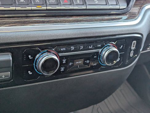 Used 2024 GMC Sierra 1500 SLE image 29