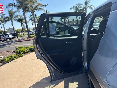 Used 2026 Chevrolet Equinox LT FWD image 16
