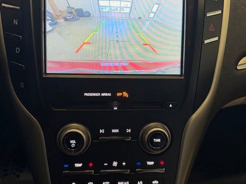 Used 2017 Lincoln MKC Premiere FWD image 25