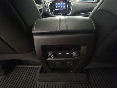 Used 2023 Chevrolet Traverse LT w/ LT Premium Package image 29