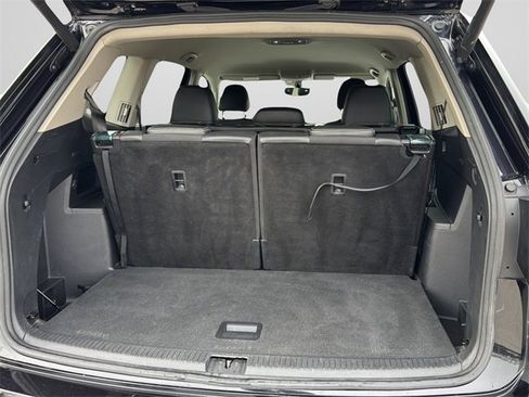 Used 2021 Volkswagen Atlas SE w/ Towing Package image 20
