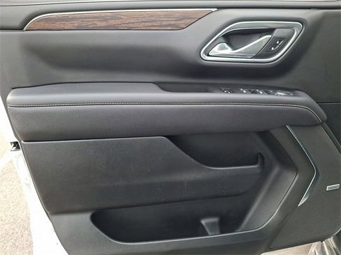 Used 2024 Chevrolet Suburban Premier image 12