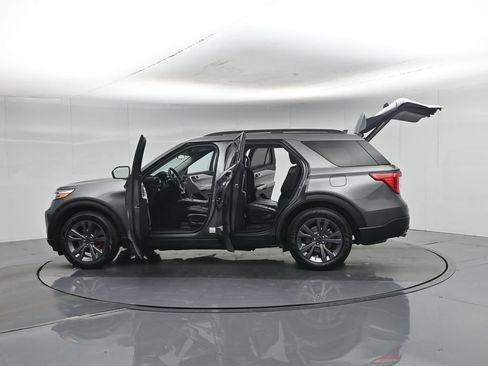 Certified 2023 Ford Explorer XLT w/ Equipment Group 202A RWD image 41