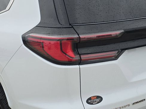 New 2026 GMC Acadia Denali Ultimate w/ LPO, Floor Liner Package AWD/4WD image 35