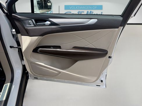Used 2019 Lincoln MKC Premiere FWD image 34