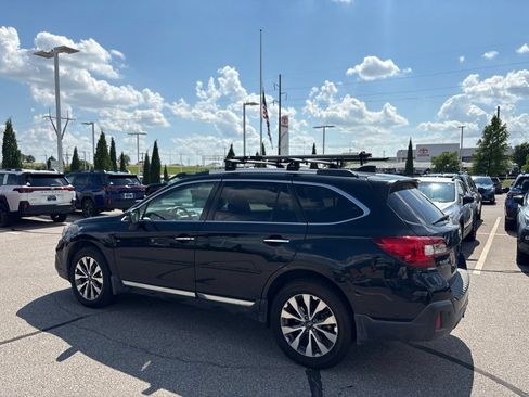 Used 2018 Subaru Outback 3.6R Touring w/ Popular Package #3 AWD/4WD image 6
