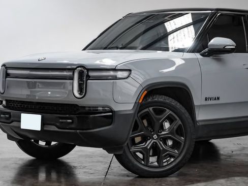 Used 2025 Rivian R1S Adventure AWD/4WD image 6