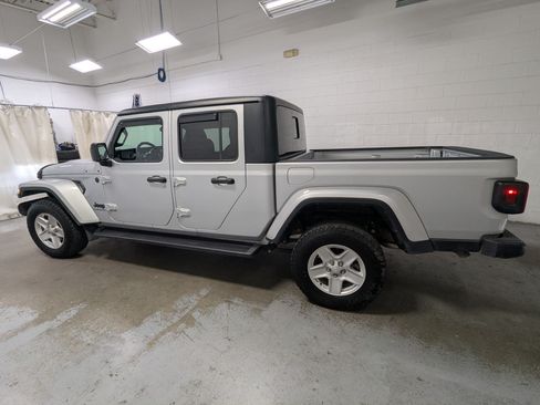 Used 2022 Jeep Gladiator Sport AWD/4WD image 10